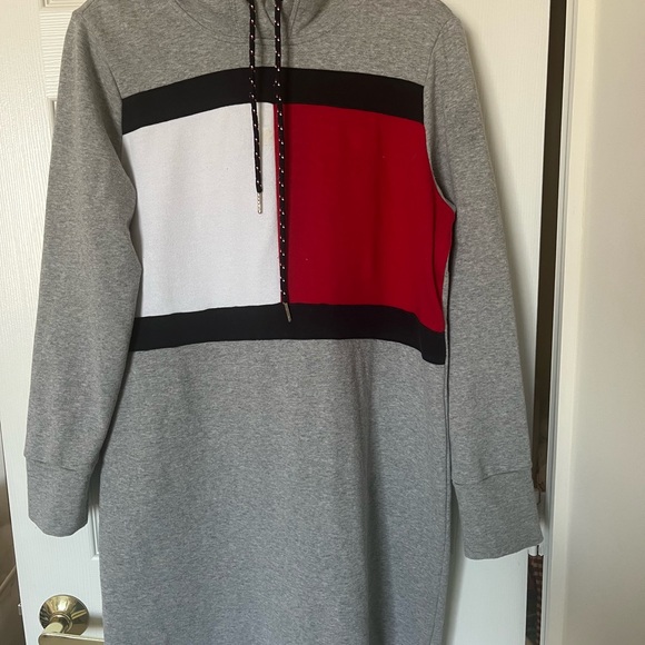 Tommy Hilfiger Gray Long Sleeve Dress with hoodie Red and Blue Accents Size L - Picture 1 of 4